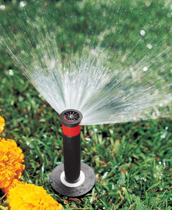 irrigatore pro-spray bagna il giardino